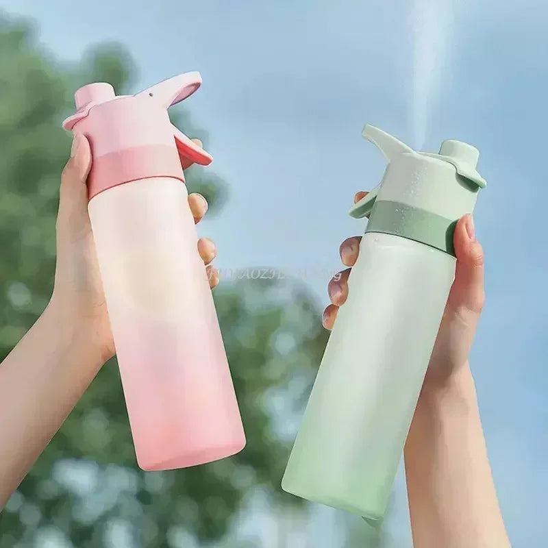 700 ml Spray Water Bottle for Sports and Travel