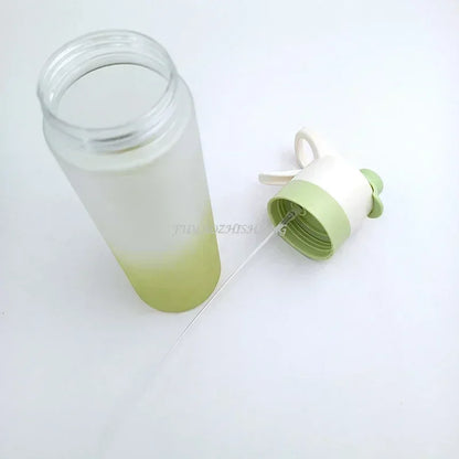700 ml Spray Water Bottle for Sports and Travel