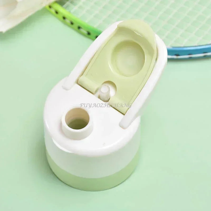700 ml Spray Water Bottle for Sports and Travel